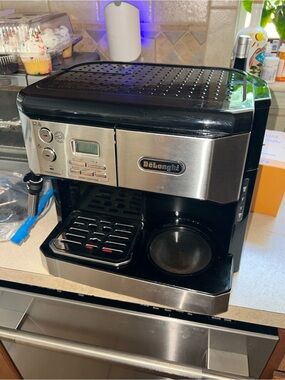 DeLonghi Stainless Steel Black Espresso and Coffee Machine